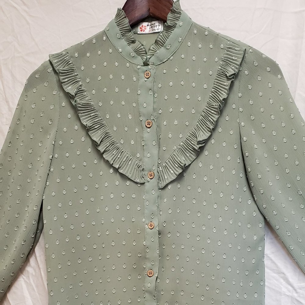 🍁Long Sleeve, Tear Drop, Ruffled Edged Sage Colored Blouse. Size S.